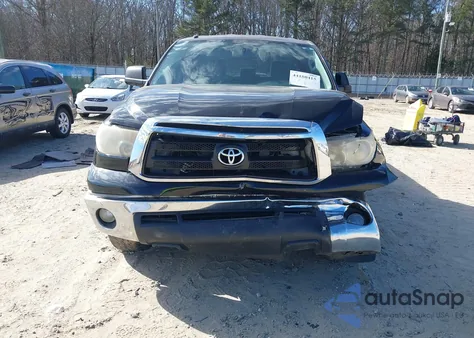 2013 Toyota Tundra Grade 5.7L V8 z USA, uszkodzony, nr VIN 5TFRY5F13DX141204